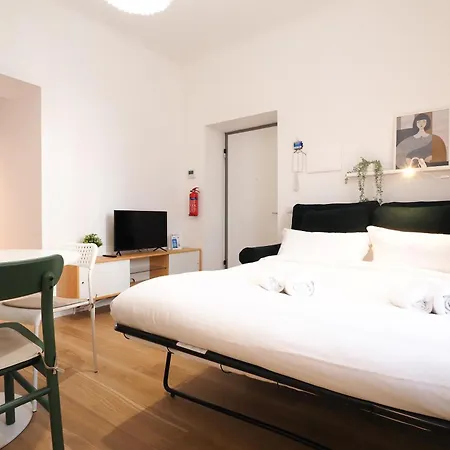 Appartamento Primopiano - Russo Milano