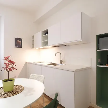 Appartamento Primopiano - Russo Milano